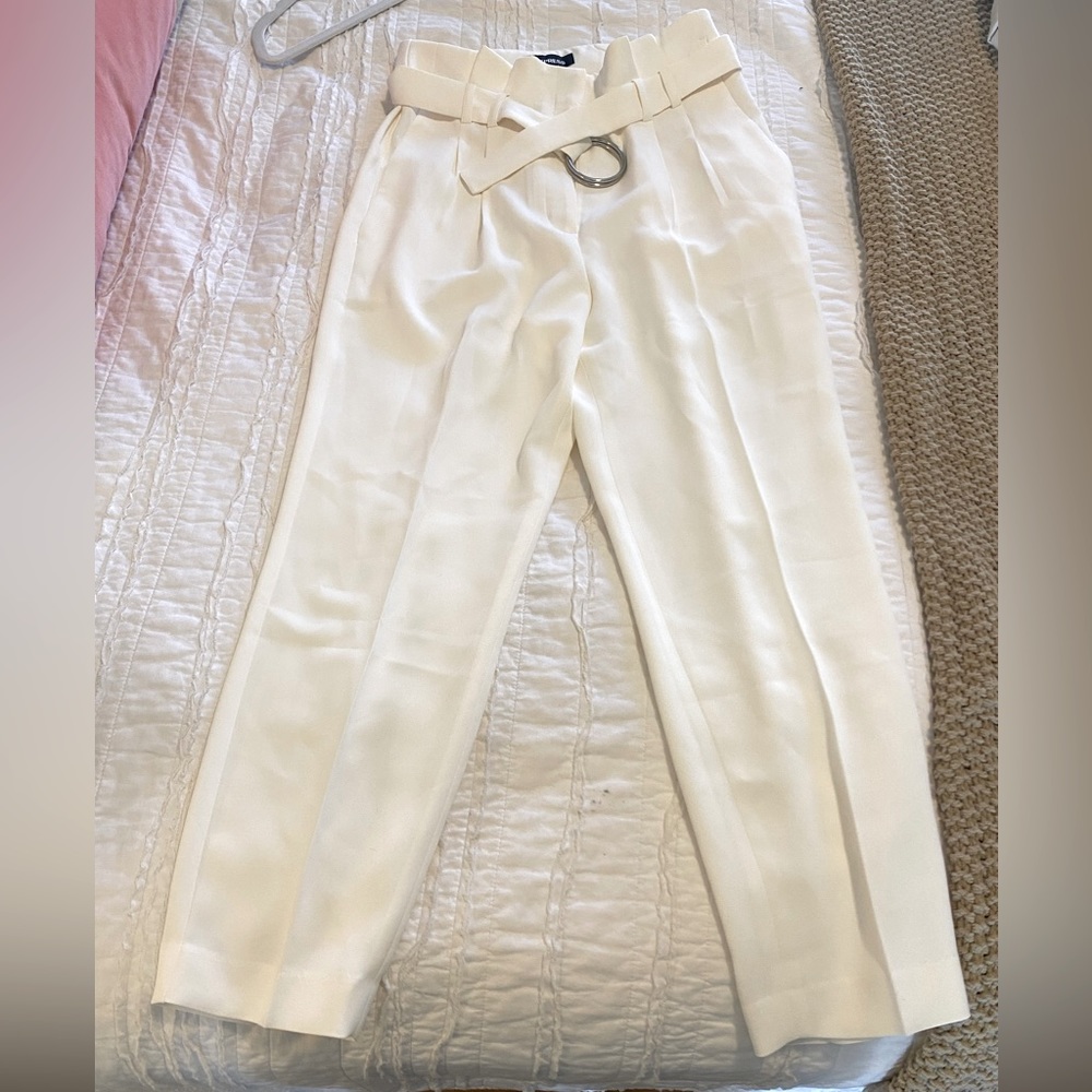 Express, size 6, crop high waisted pants. New!!